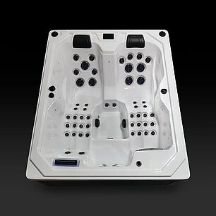 Whirlpool Moana aus der WibeSpa Serie, Ansicht von vorne