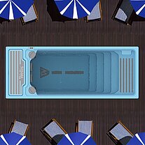 Top-Ansicht des Beach Club Swimming Pools Deluxe mit Sonnenschirm – luxuriöses SwimSpa in Farbe Ice White, perfekt für Entspannung im Freien. Der elegante Sonnenschirm bietet zusätzlichen Komfort für den Garten oder die Terrasse.