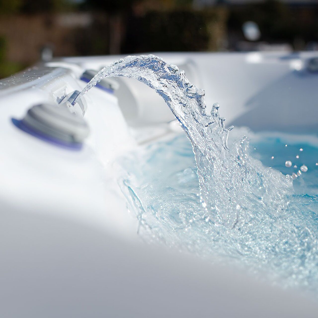 Nahaufnahme Wasserfontaine vom Whirlpool Wellis Elbrus