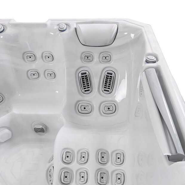 Detailansicht der Liege des Whirlpools Atlas Life von Wellis